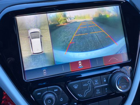 Used 2019 Chevrolet Bolt Premier w/ Infotainment Package image 24