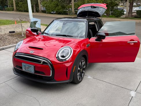 Used 2024 MINI Cooper SE image 13