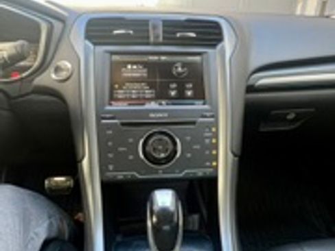 Used 2013 Ford Fusion Titanium w/ Titanium Driver Assist Pkg AWD/4WD image 9
