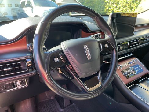 Used 2020 Lincoln Aviator Grand Touring w/ Elements Package Plus AWD/4WD image 5