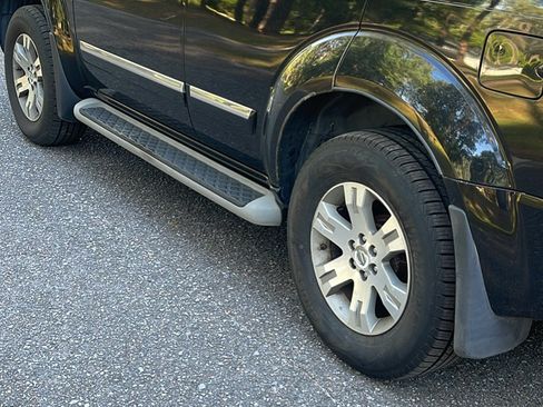 Used 2011 Nissan Pathfinder Silver image 1