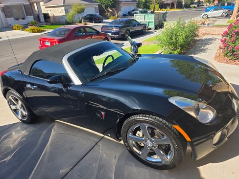 Used 2008 Pontiac Solstice GXP w/ Premium Package image 1