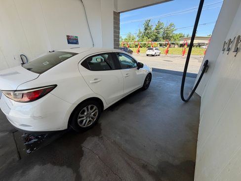 Used 2018 Toyota Yaris iA FWD image 4