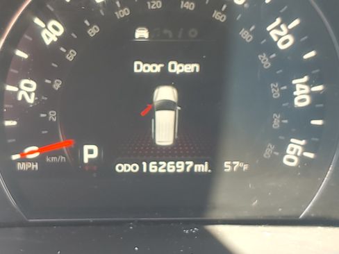 Used 2014 Kia Sorento SX image 17