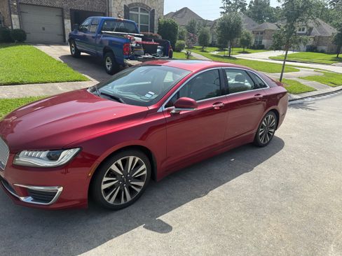 Used 2017 Lincoln MKZ Reserve w/ Climate Package FWD image 4