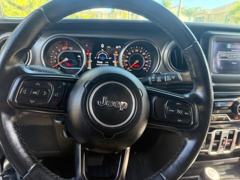 Used 2019 Jeep Wrangler Unlimited Sport S AWD/4WD image 17