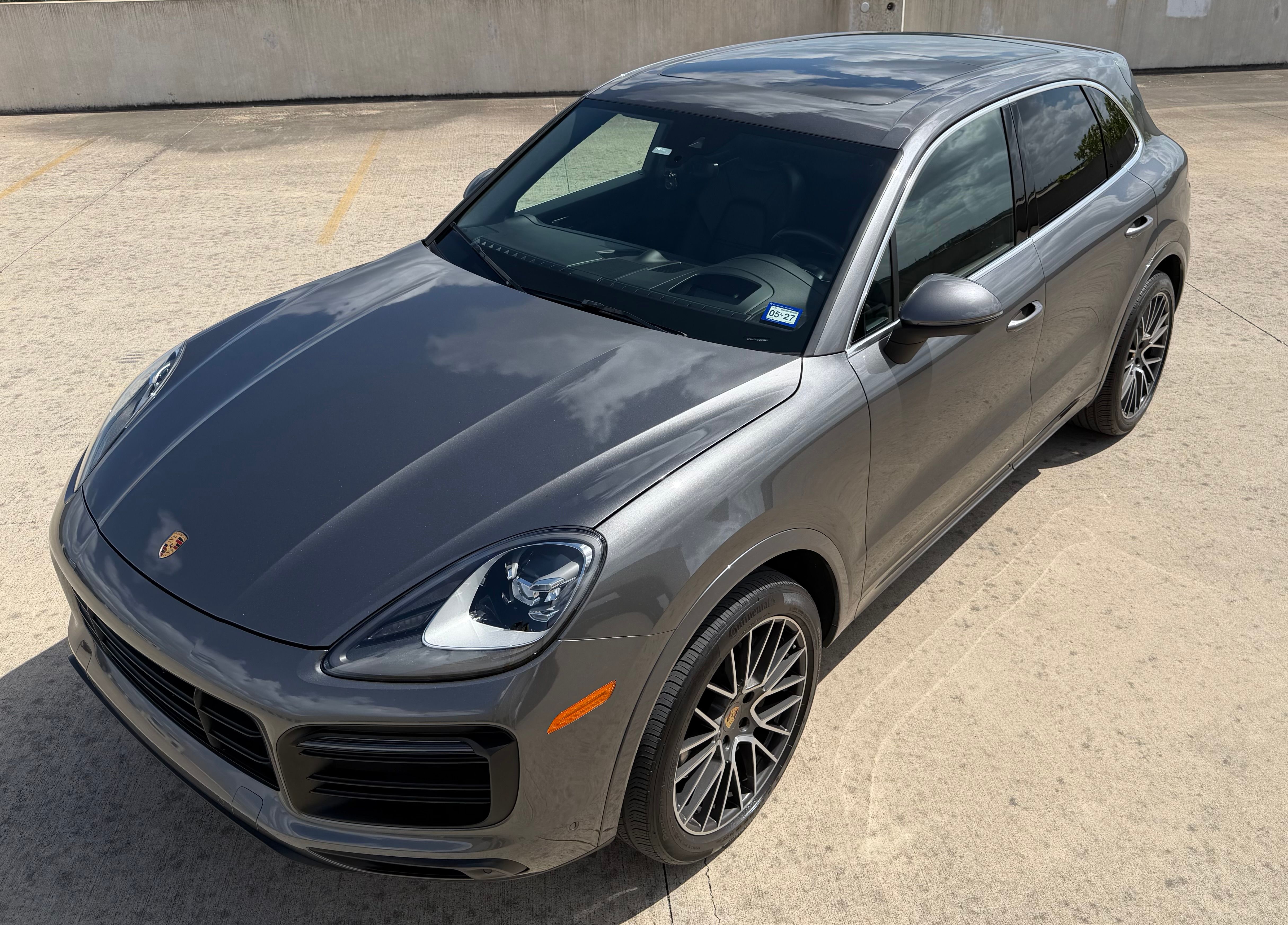 Used 2022 Porsche Cayenne AWD/4WD image 1