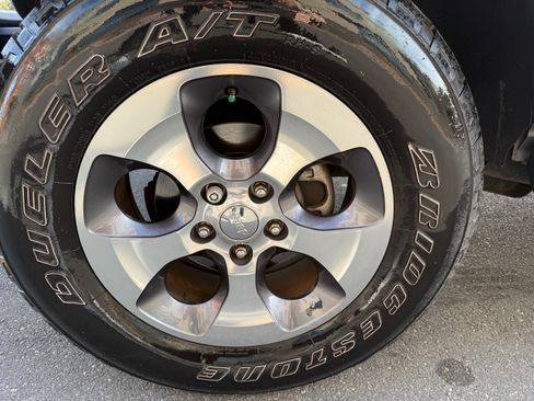 Used 2016 Jeep Wrangler Unlimited Sahara w/ Connectivity Group image 12