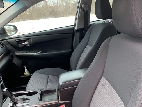 Used 2016 Toyota Camry LE image 8