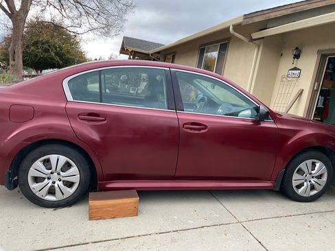 Used 2012 Subaru Legacy 2.5i image 4