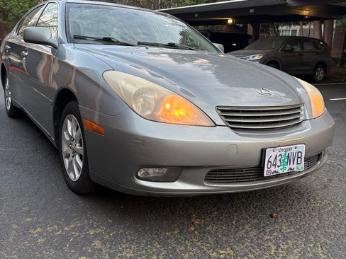 Used 2003 Lexus ES 330 image 2