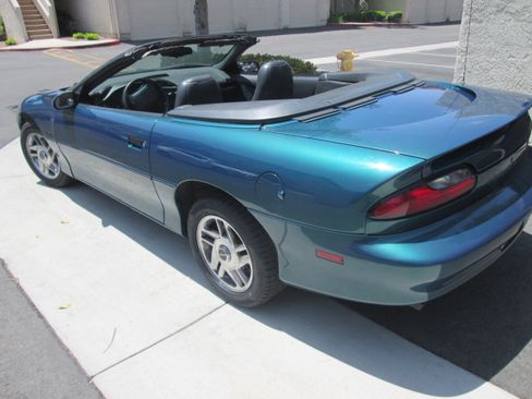 Used 1995 Chevrolet Camaro Z28 RWD image 8