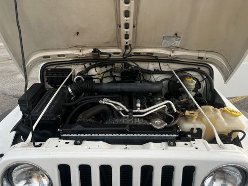 Used 2005 Jeep Wrangler X w/ Tire & Wheel Group (Ecco) image 15