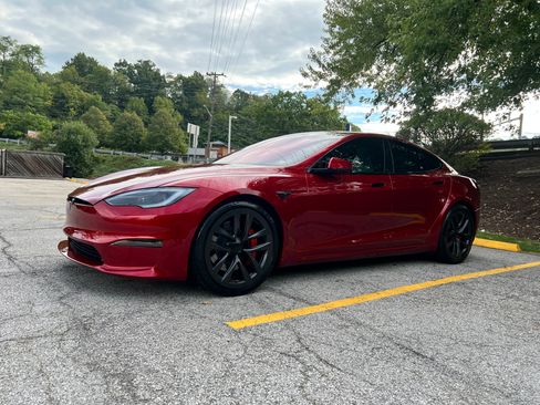 Used 2024 Tesla Model S Plaid image 4