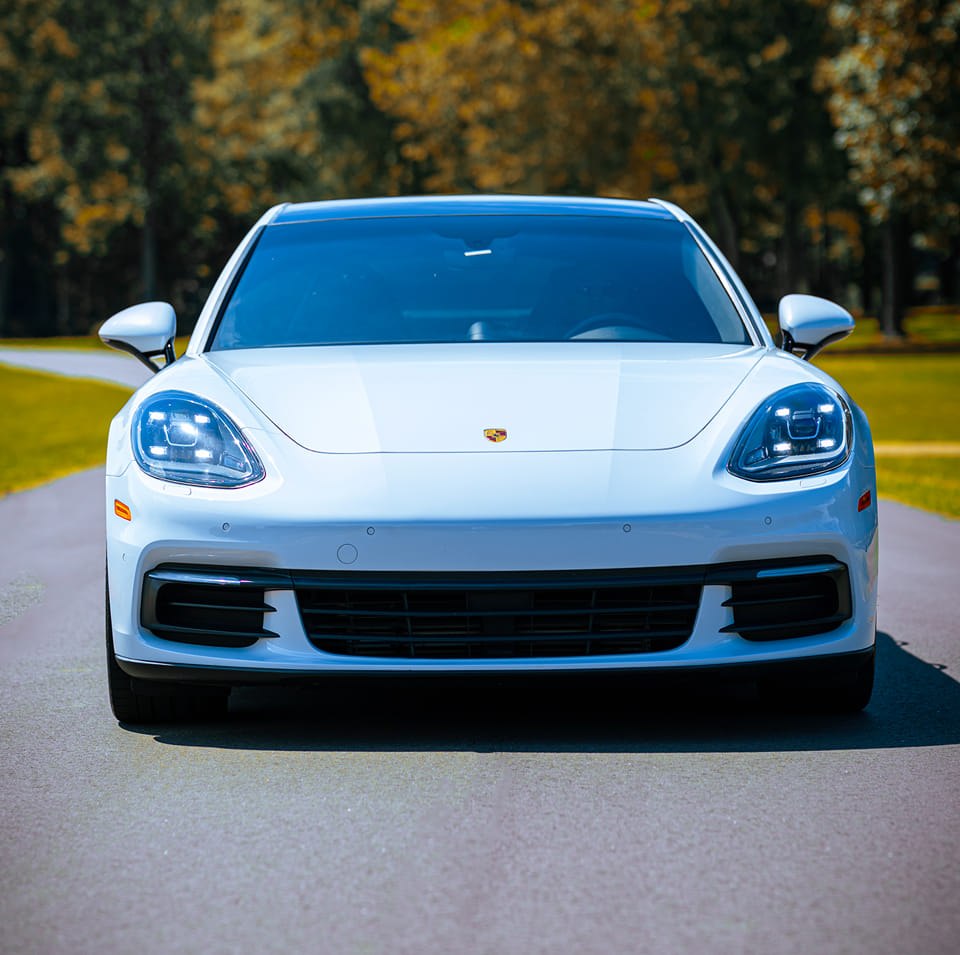 Used 2018 Porsche Panamera 4 AWD/4WD image 2