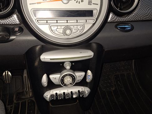 Used 2010 MINI Cooper S image 11