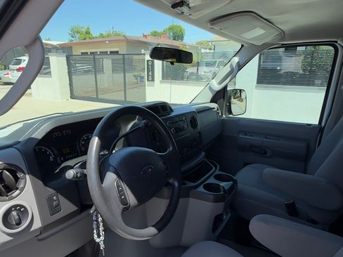 Used 2013 Ford E-150 and Econoline 150 Wagon RWD image 12