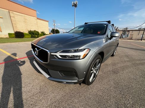 Used 2018 Volvo XC60 T5 Momentum w/ Convenience Package image 6