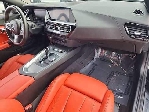 Used 2019 BMW Z4 sDrive30i w/ M Sport Package image 5