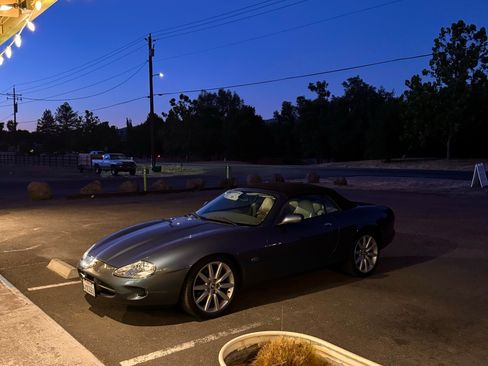 Used 2000 Jaguar XK8 Convertible image 19