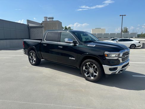 Used 2019 RAM 1500 Laramie AWD/4WD image 10