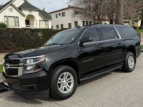 Used 2020 Chevrolet Suburban LT image 11