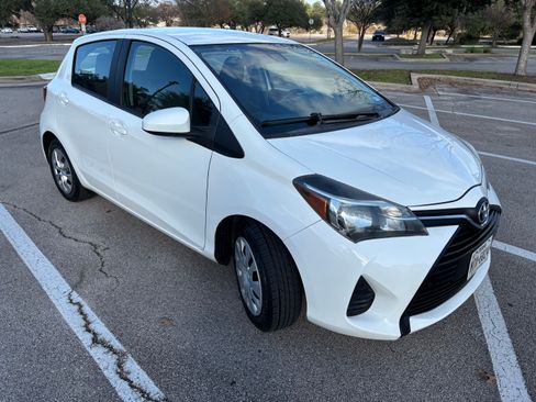 Used 2017 Toyota Yaris L image 4