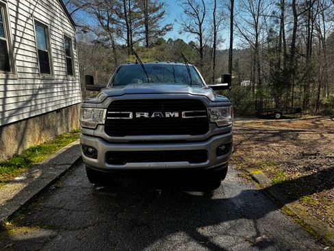 Used 2020 RAM 2500 Big Horn w/ Level 1 Equipment Group image 2