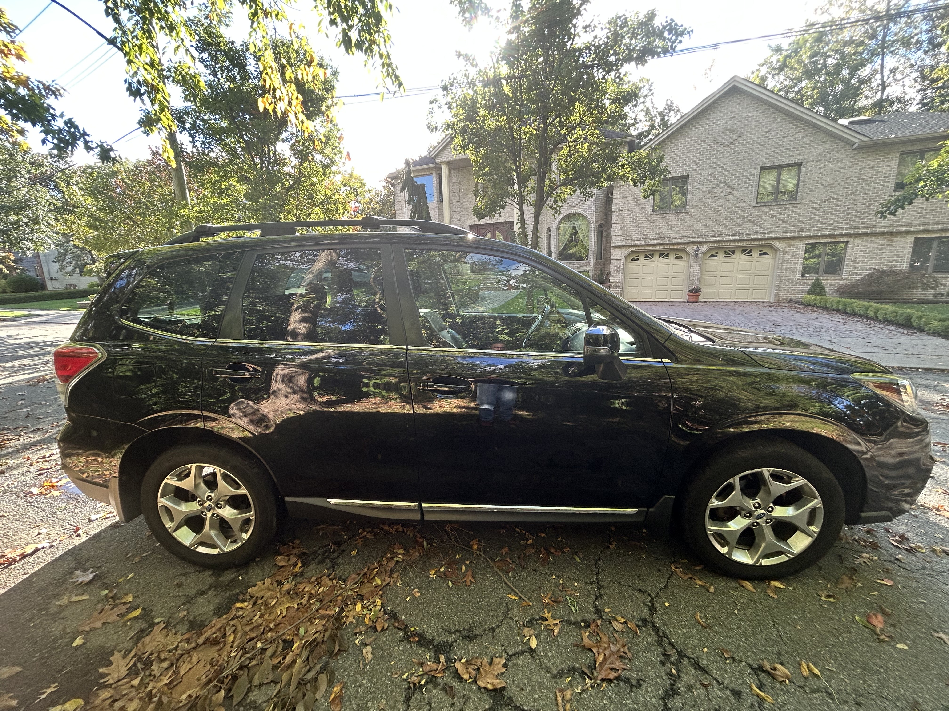 Used 2017 Subaru Forester 2.5i Touring AWD/4WD image 2