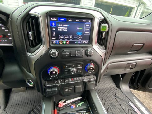 Used 2020 Chevrolet Silverado 1500 RST image 15