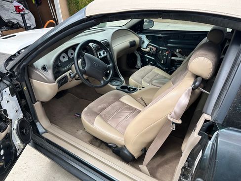Used 1999 Ford Mustang Convertible RWD image 6