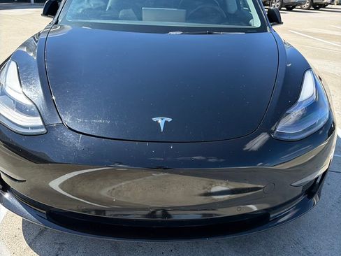 Used 2022 Tesla Model 3 Standard Range image 1