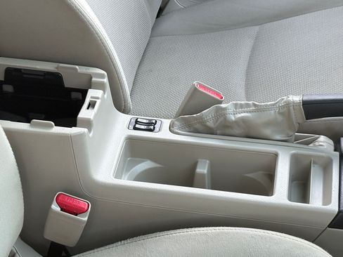 Used 2013 Subaru Crosstrek 2.0i Premium image 28