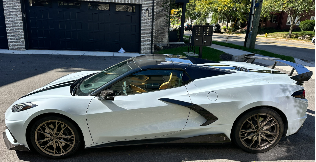 Used 2024 Chevrolet Corvette Stingray Premium Conv w/ Z51 Performance Package RWD image 1
