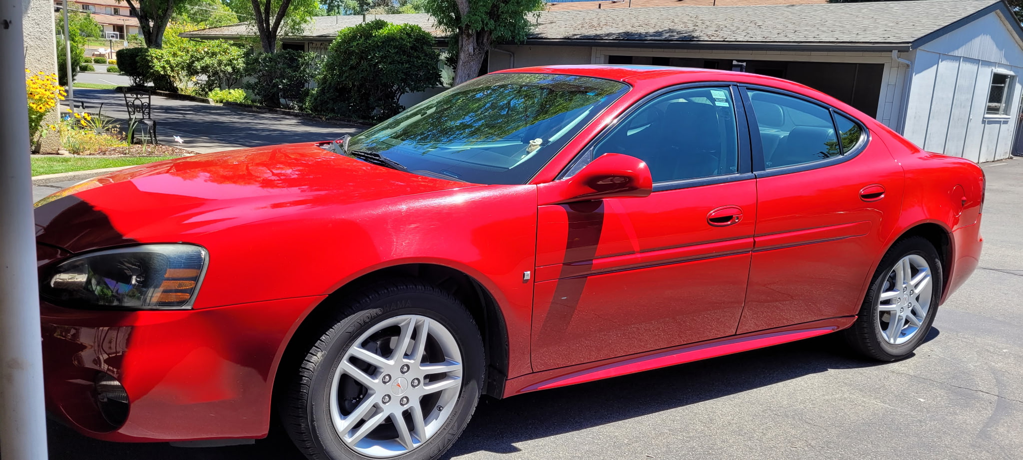 Used 2007 Pontiac Grand Prix GT w/ Sun And Sound Package FWD image 1