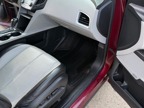 Used 2016 Chevrolet Equinox LTZ w/ Enhanced Convenience Package AWD/4WD image 15