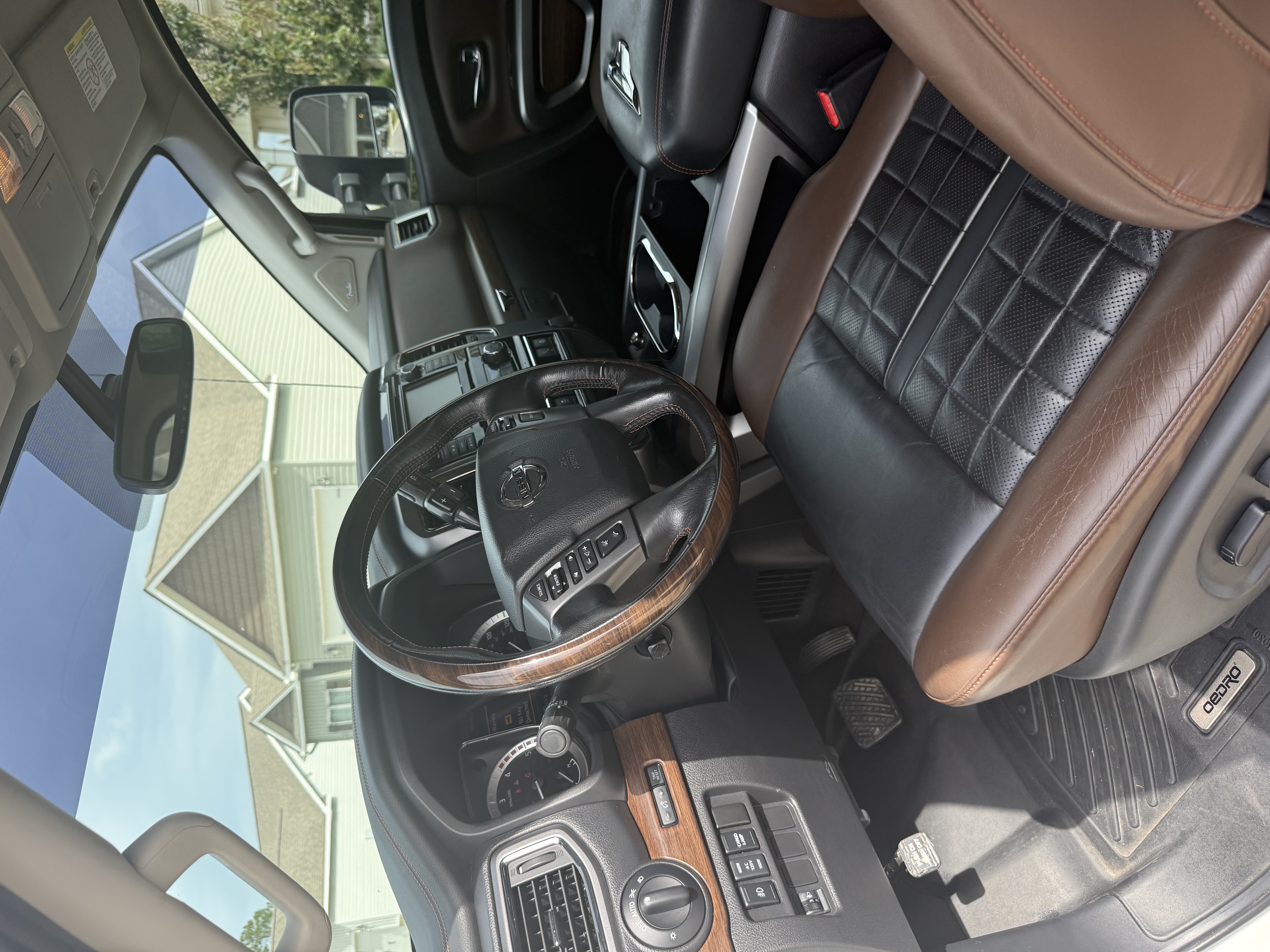Used 2019 Nissan Titan Platinum Reserve w/ Platinum Utility Package AWD/4WD image 6