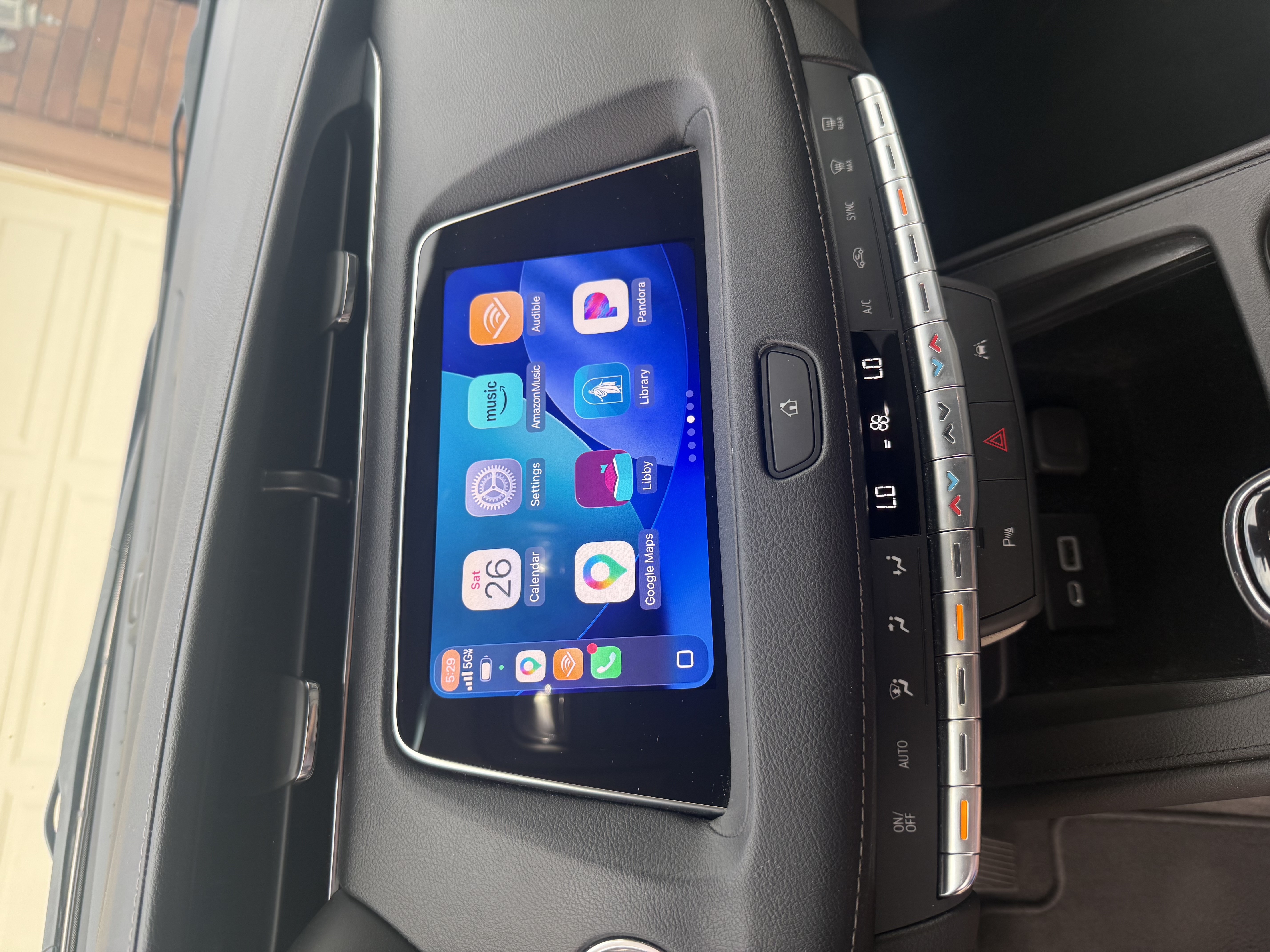 Used 2022 Cadillac XT4 Luxury w/ Driver Awareness Package FWD image 9