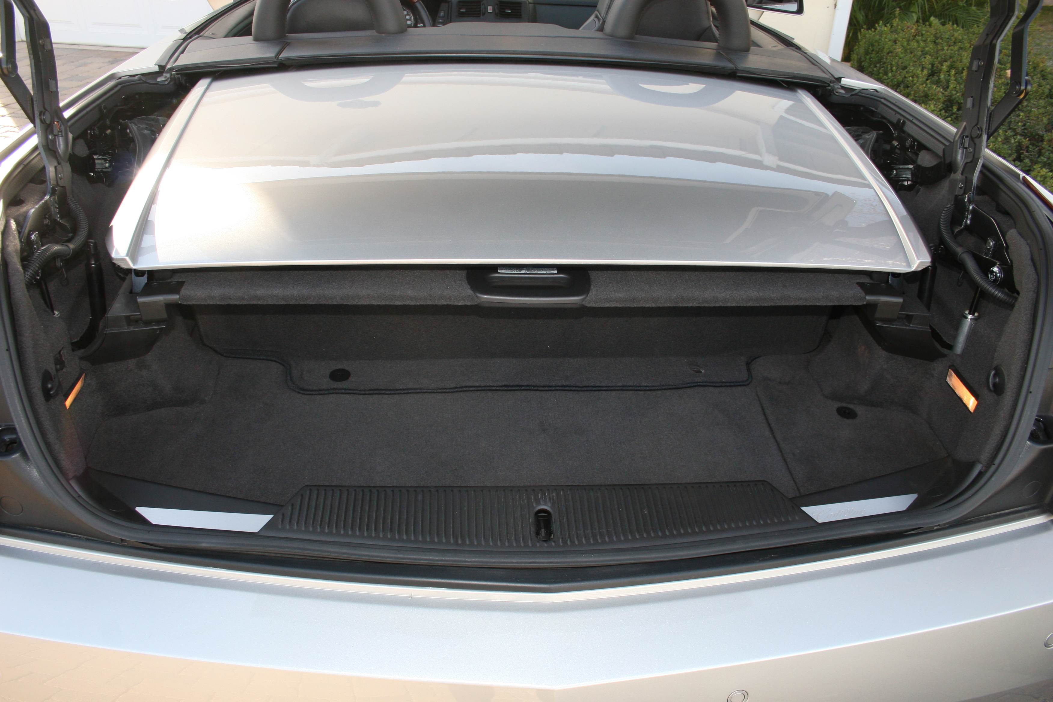 Used 2006 Cadillac XLR RWD image 19