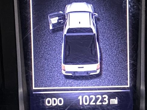 Used 2022 Toyota Tacoma SR image 17