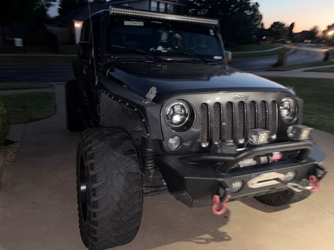 Used 2017 Jeep Wrangler Unlimited Sport w/ Quick Order Package 24S AWD/4WD image 2