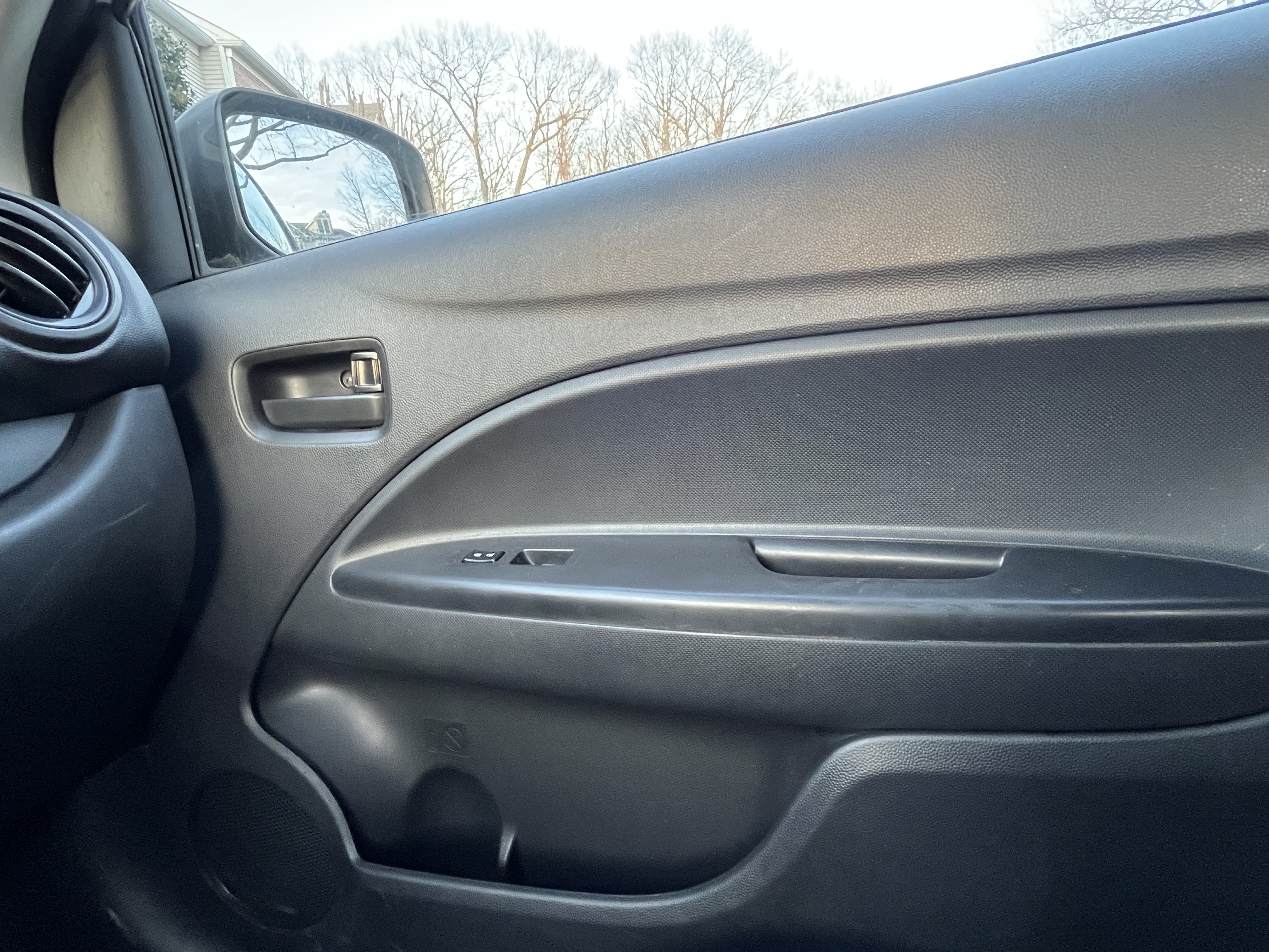 Used 2015 Mitsubishi Mirage DE FWD image 16
