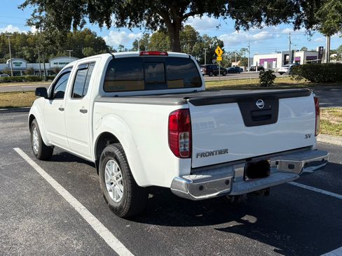 Used 2016 Nissan Frontier SV w/ SV Value Truck Package image 4
