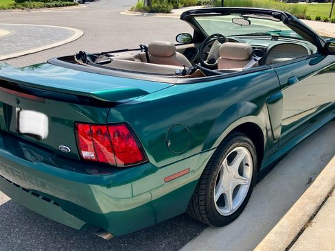 Used 2001 Ford Mustang GT RWD image 11