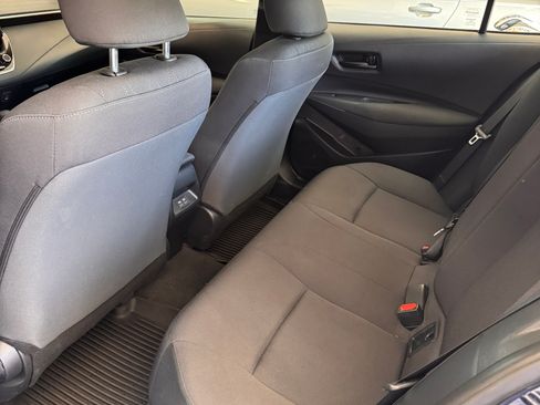 Used 2025 Toyota Corolla LE FWD image 9