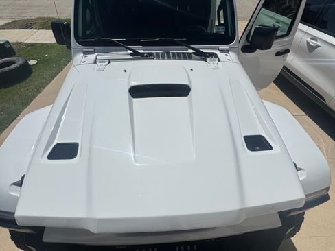 Used 2020 Jeep Gladiator Sport w/ Quick Order Package 24S image 19