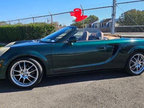 Used 2003 Toyota MR2 image 8