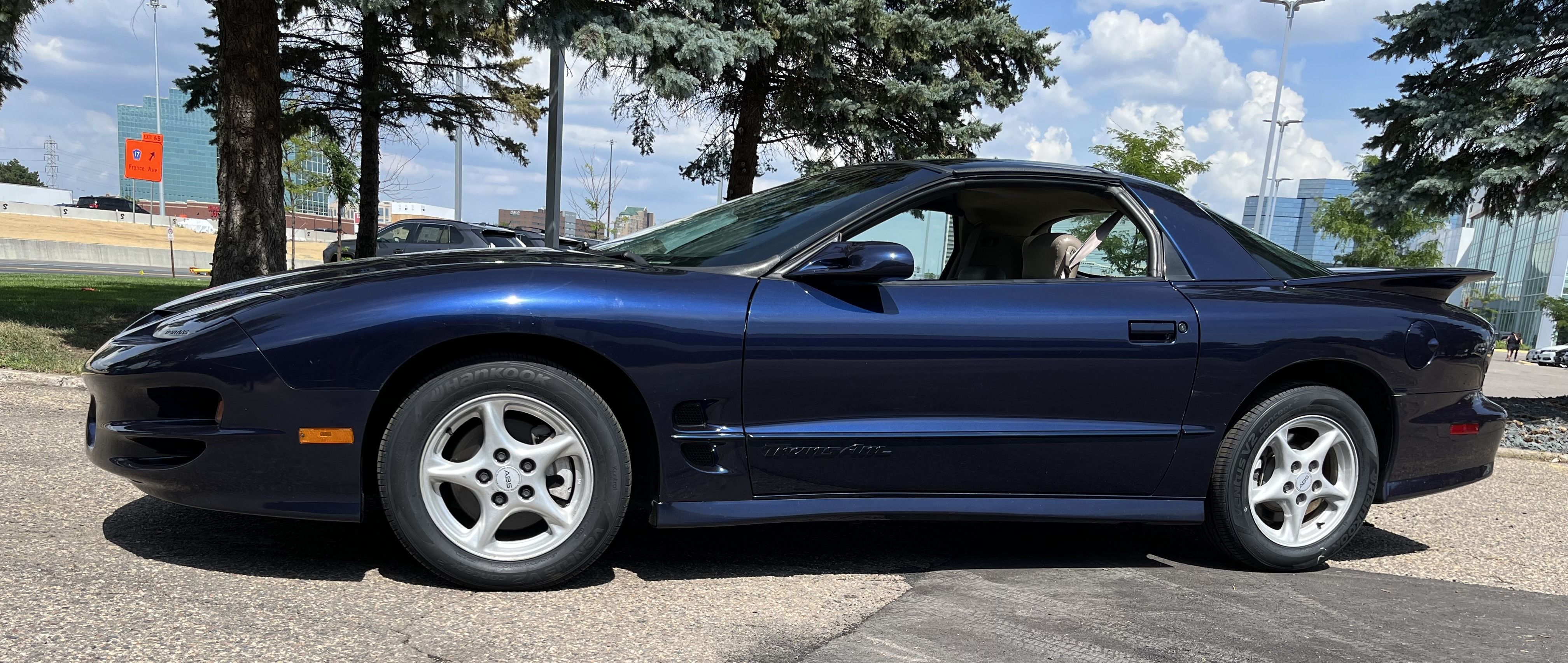Used 1998 Pontiac Firebird Formula w/ Security Pkg RWD image 1