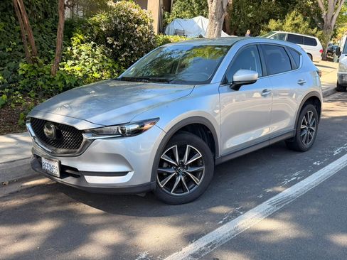 Used 2018 MAZDA CX-5 Touring image 2