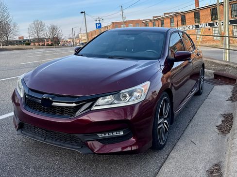 Used 2016 Honda Accord Sport image 2